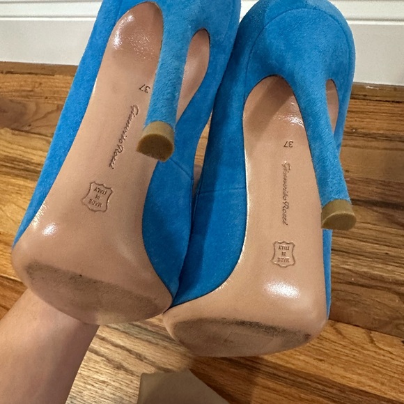 Gianvito Rossi Vibrant Blue Heels - Picture 2 of 6